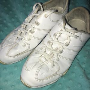 Nfinity cheer shoes